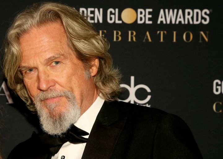 Sacrificiile pe care Jeff Bridges, bolnav de cancer, le-a facut pentru a fi la nunta fiicei sale Sacrificiile pe care Jeff Bridges, bolnav de cancer, le-a facut pentru a fi la nunta fiicei sale