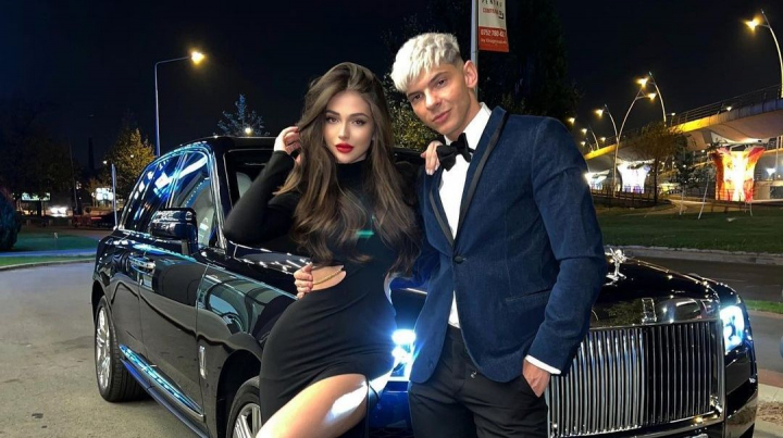 E chimie nebuna intre ei! Andreea Bostanica si Antonio Pican au lansat o melodie noua, alaturi de un videoclip oficial. Vezi cat de pasionati sunt tinerii interpreti - VIDEO E chimie nebuna intre ei! Andreea Bostanica si Antonio Pican au lansat o melodie noua, alaturi de un videoclip oficial. Vezi cat de pasionati sunt tinerii interpreti - VIDEO