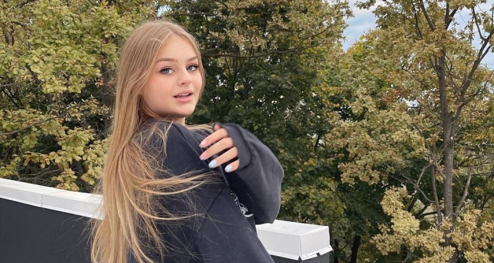 Facem „Show” alaturi de Ana Beregoi! Incarcate cu multa energie de la noua melodie a tinerei interprete: „Oriunde ai fi da volumul la maxim” - FOTO/VIDEO