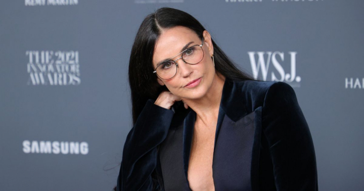Demi Moore are o noua relatie? Vedeta a fost fotografiata alaturi de un barbat misterios la o saptamana dupa despartirea de fostul sau iubit - FOTO