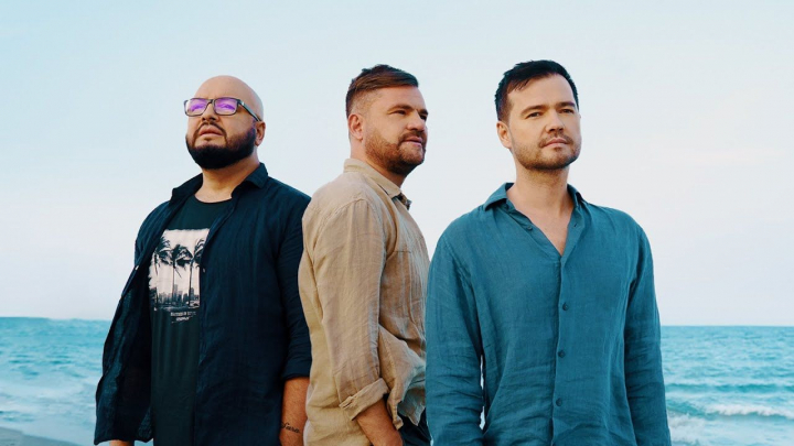 Cei de la 3 Sud Est au marcat 25 de ani de activitate printr-un concert organizat la Chisinau. Afla cum se inteleg solistii dupa mai bine de doua decenii de la fondarea trupei: „Nu suntem icoana de pus pe perete” - VIDEO Cei de la 3 Sud Est au marcat 25 de ani de activitate printr-un concert organizat la Chisinau. Afla cum se inteleg solistii dupa mai bine de doua decenii de la fondarea trupei: „Nu suntem icoana de pus pe perete” - VIDEO