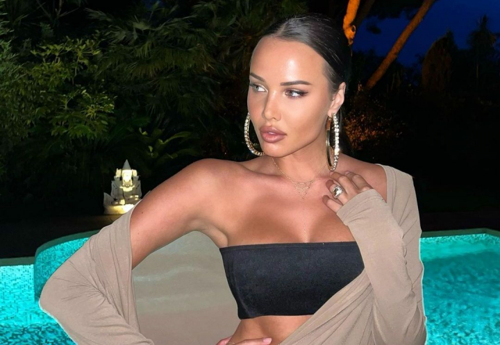 Anastasia Reshetova a ajuns doar piele si os! Modelul a aratat cat de mult a slabit timp de 3 luni - FOTO Anastasia Reshetova a ajuns doar piele si os! Modelul a aratat cat de mult a slabit timp de 3 luni - FOTO