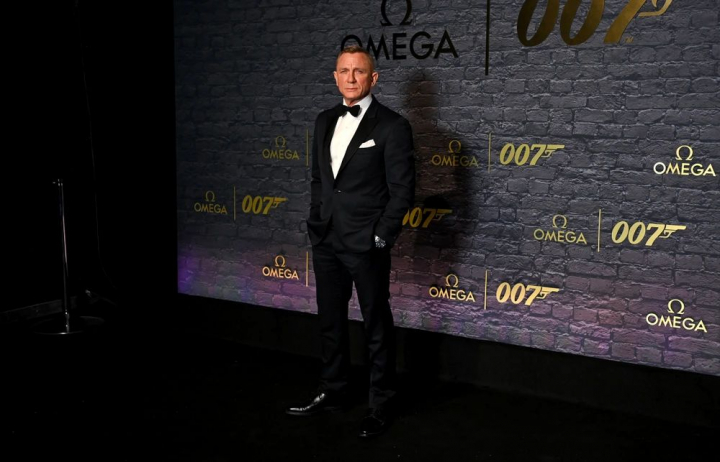 60 de ani de James Bond. Mega petrecerea care l-a sarbatorit pe celebrul agent 007, a fost plin de vedete