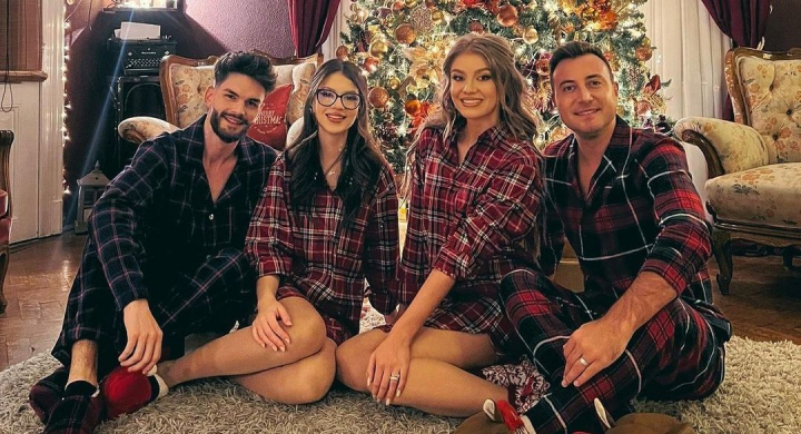 Simte spiritul si magia sarbatorilor de iarna! Cleopatra Stratan, impreuna cu Edward Sanda, Codruta Filip si Valentin Sanfira au lansat un colind: „Avem nevoie de energie si voie buna in prag de sarbatori” - FOTO/VIDEO Simte spiritul si magia sarbatorilor de iarna! Cleopatra Stratan, impreuna cu Edward Sanda, Codruta Filip si Valentin Sanfira au lansat un colind: „Avem nevoie de energie si voie buna in prag de sarbatori” - FOTO/VIDEO