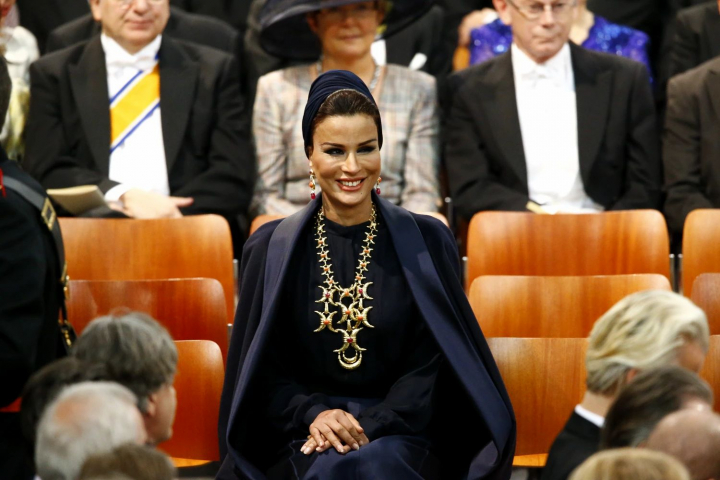 Moza, sotia emirului Qatarului. Cine este femeia iubitoare de lux, care priveste de sus fotbalul mondial