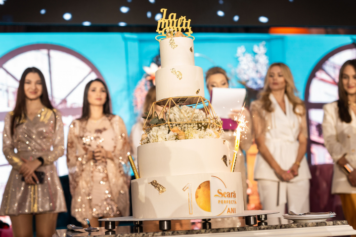 Intr-o editie speciala de 10 ani de seri perfecte, alaturi au fost partenerii Salcuta Wine, Dolce Parma, Beznos Studio si Centrul de Estetica Sculptor - VIDEO Intr-o editie speciala de 10 ani de seri perfecte, alaturi au fost partenerii Salcuta Wine, Dolce Parma, Beznos Studio si Centrul de Estetica Sculptor - VIDEO
