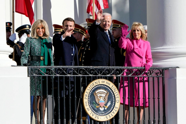 Jill Biden si Brigitte Macron, eleganta si distinctie la 70 de ani