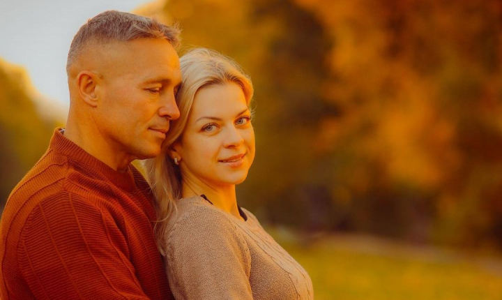 Sunt impreuna de 17 ani si se iubesc la fel de mult ca in prima zi! Afla secretul unei casnicii fericite si armonioase de la sotii Teodor si Marina Carnat: „Cu cat sotia este mai...” - VIDEO