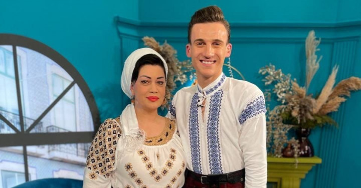 „Foaie verde ca alunul, canta Doina si Nebunu!” Au cantat, au discutat si s-au simtit ca acasa: interpretii Doina Arsene si Gabriel Nebunu - un duet de suflet - VIDEO „Foaie verde ca alunul, canta Doina si Nebunu!” Au cantat, au discutat si s-au simtit ca acasa: interpretii Doina Arsene si Gabriel Nebunu - un duet de suflet - VIDEO