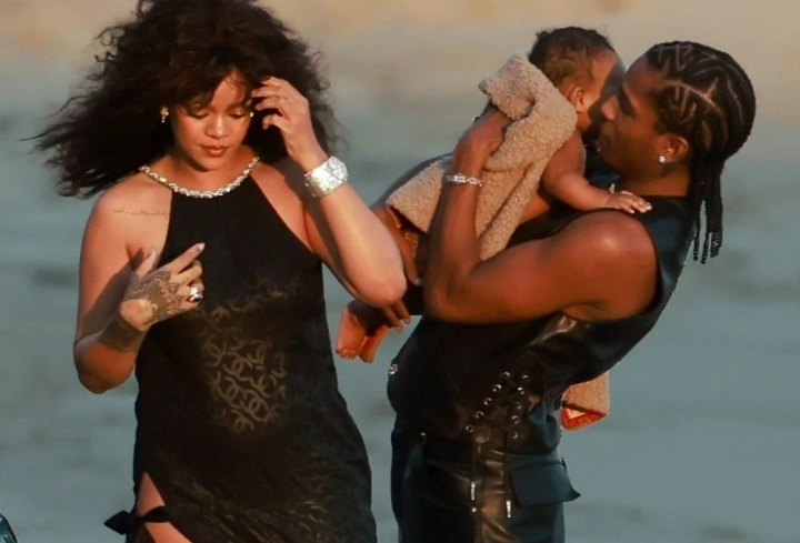 Cat de simpatic e! Rihanna ni-l arata, in sfarsit, pe fiul ei de sapte luni Cat de simpatic e! Rihanna ni-l arata, in sfarsit, pe fiul ei de sapte luni