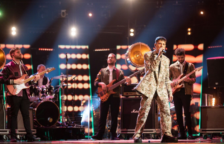 Teodor Debu, din echipa Denis The Motans, s-a clasat pe locul 3 in finala Vocea Romaniei Teodor Debu, din echipa Denis The Motans, s-a clasat pe locul 3 in finala Vocea Romaniei