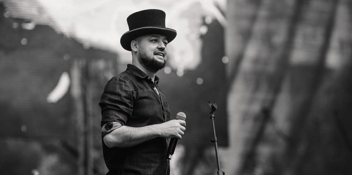 Cum arata Guz in copilarie? Interpretul a publicat o fotografie de arhiva pe retelele sociale - FOTO