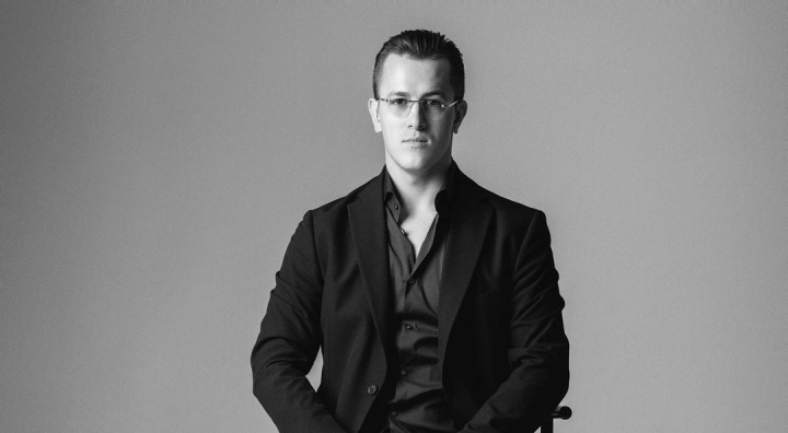 Deja e baiat mare si voinic! Patric Hanganu - o imagine adorabila alaturi de fiul sau - FOTO