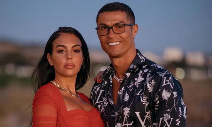 Cine e femeia care a aparut alaturi de Ronaldo la prezentarea oficiala de la Al-Nassr: „Georgina, enervata” - FOTO/VIDEO