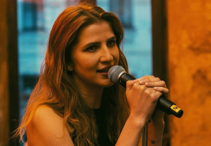 O noua premiera! Dara a lansat piesa „Unde, unde”. Afla cine este interpreta de la noi alaturi de care aceasta a compus linia melodica - VIDEO