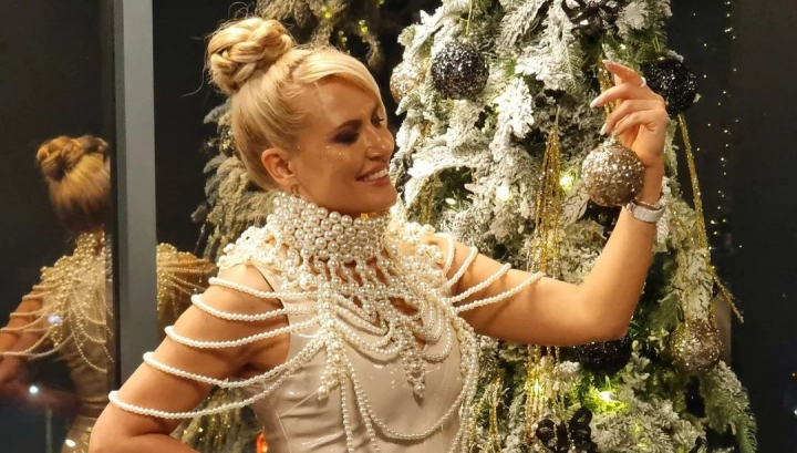 Dianna Rotaru vine cu surprize pentru fanii sai! Interpreta va lansa in curand un nou hit. Vezi cum suna un fragment din acesta: „Coacem ceva nou”  - FOTO/VIDEO