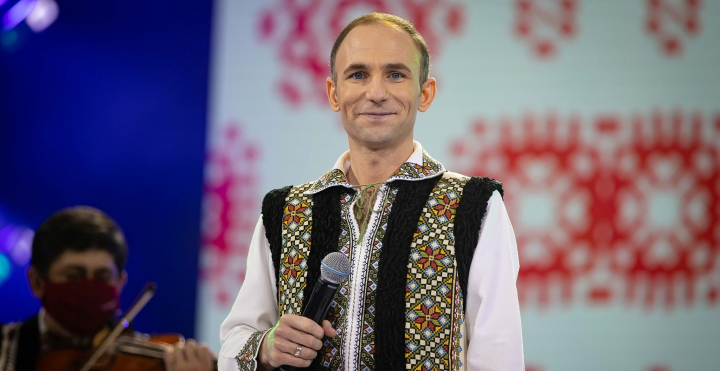 Interpretul Ion Paladi, decorat cu titlul onorific „Artist al Poporului”! Vezi mesajul emotionant scris de muzician pe retelele sociale - FOTO Interpretul Ion Paladi, decorat cu titlul onorific „Artist al Poporului”! Vezi mesajul emotionant scris de muzician pe retelele sociale - FOTO