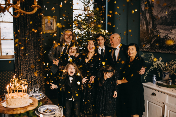 Familia Mariannei Petrenko - reuniune frumoasa pentru o sedinta foto! Fotografa i-a facut o surpriza extraordinara tatalui sau chiar de ziua lui de nastere: „Asteptam uratori si a fost ceva incredibil pentru mine cand i-am vazut” - VIDEO