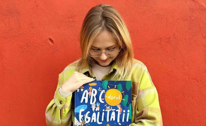 Dupa doi ani si-a imbratisat visul! Ludmila Adamciuc, despre „Abecedarul Egalitatii”, o carte plina de valori si simboluri: „Porneste de la o inspiratie frumoasa - prietena mea, si este pentru biblioteca oricarui copil” - VIDEO Dupa doi ani si-a imbratisat visul! Ludmila Adamciuc, despre „Abecedarul Egalitatii”, o carte plina de valori si simboluri: „Porneste de la o inspiratie frumoasa - prietena mea, si este pentru biblioteca oricarui copil” - VIDEO