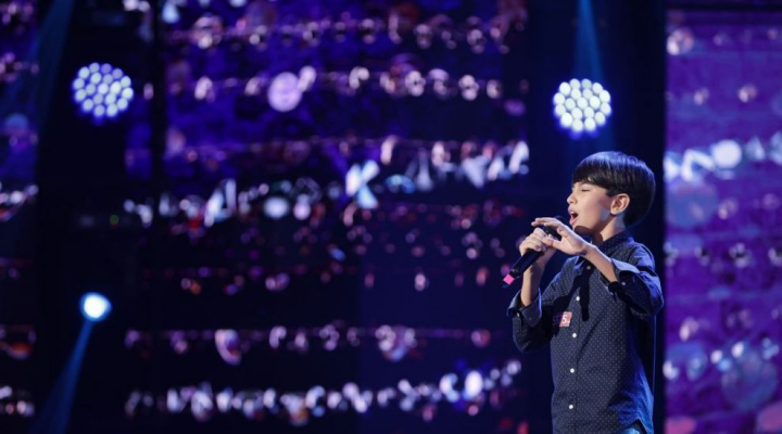 „Pe mine m-ai vrajit! Esti magic, exact ca si sezonul nostru!”. Cine e Gabriel Mardale, pustiul de 12 ani care a cantat „My Heart Will Go On” - VIDEO „Pe mine m-ai vrajit! Esti magic, exact ca si sezonul nostru!”. Cine e Gabriel Mardale, pustiul de 12 ani care a cantat „My Heart Will Go On” - VIDEO