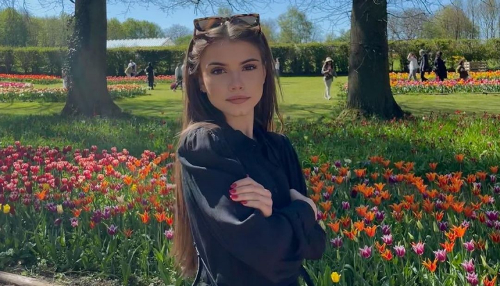 Ionela Tarus a implinit 18 ani! Cum si-a sarbatorit dansatoarea majoratul, dar si cum a fost felicitata de catre sora sa mai mare: „Fie ca aceasta varsta sa-ti aduca doar senzatii tari” - FOTO/VIDEO