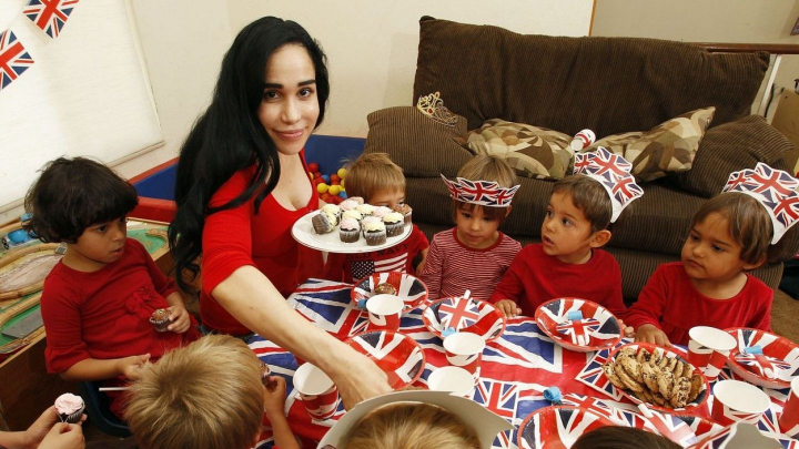 Octupletii nascuti de Nadya Suleman au implinit 14 ani. Cum se descurca la 47 de ani femeia care are 14 copii in total Octupletii nascuti de Nadya Suleman au implinit 14 ani. Cum se descurca la 47 de ani femeia care are 14 copii in total