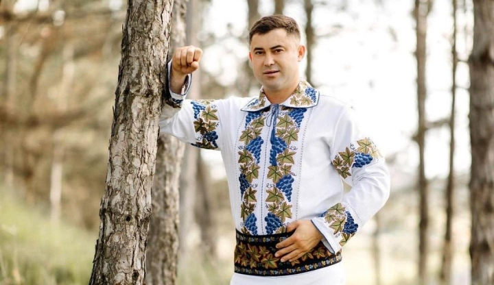 Cum se imbraca Vasile Gasitoi atunci cand nu este pe scena? Interpretul de muzica populara a recunoscut ca adora sa faca shopping: „Daca am nevoie sa procur ceva pot sa caut si o ora, doua sau jumatate de zi” - VIDEO