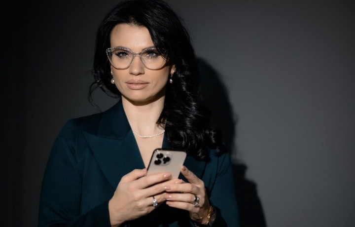 Diana Ballerini - eveniment despre curaj, la Gara Feroviara! De ce femeia de afaceri a ales aceasta locatie neobisnuita pentru intalnirea cu urmaritoarele sale: „Am vrut la aeroport, dar acolo nu se putea” - VIDEO