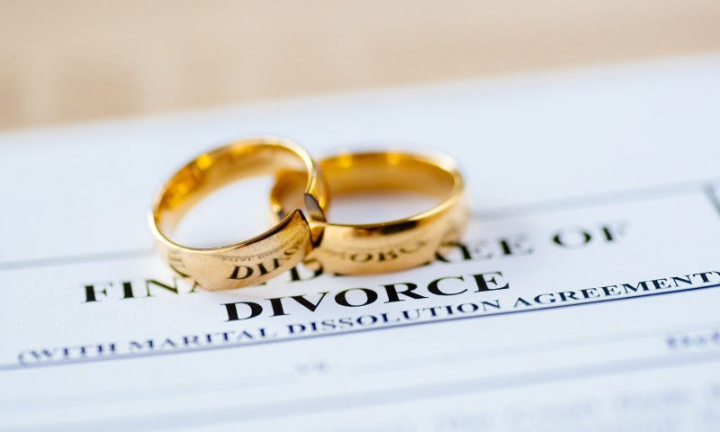 Cum i s-a schimbat viata unei femei la fix un an dupa ce a fost inselata de sot cu prietena ei. Norocul i-a suras asa cum nu se astepta