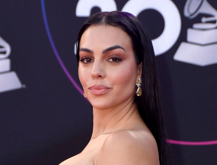 Georgina Rodriguez, schimbare de look. Cum s-a fotografiat iubita lui Cristiano Ronaldo - FOTO