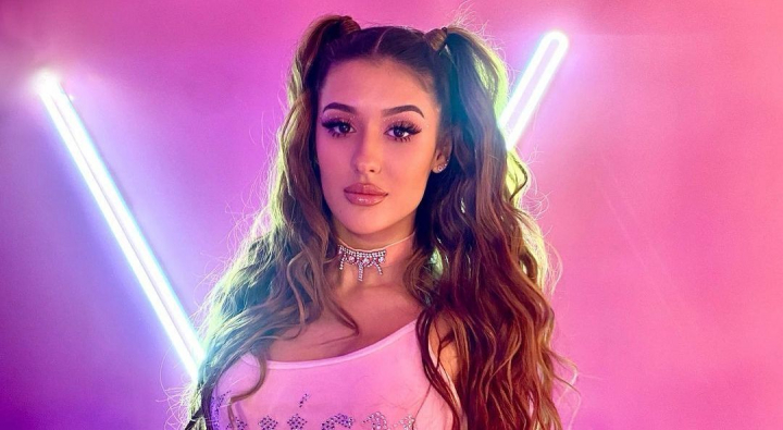 A fost acceptata la actorie in Los Angeles! Interpreta Emily Istrate s-a lansat pe piata muzicala din Romania, insa nu renunta la studii: „Nu stiu daca o sa merg anul acesta...” - VIDEO A fost acceptata la actorie in Los Angeles! Interpreta Emily Istrate s-a lansat pe piata muzicala din Romania, insa nu renunta la studii: „Nu stiu daca o sa merg anul acesta...” - VIDEO