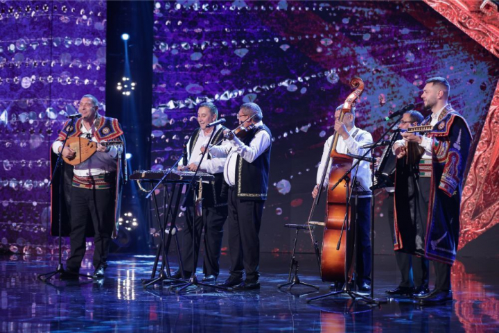 La Romanii au Talent, Constantin Gaciu si Taraful „Iancu Jianu” au facut atmosfera pe scena: „Un moment plin de voie buna”. Cum s-au distrat juratii pe muzica lautareasca - VIDEO La Romanii au Talent, Constantin Gaciu si Taraful „Iancu Jianu” au facut atmosfera pe scena: „Un moment plin de voie buna”. Cum s-au distrat juratii pe muzica lautareasca - VIDEO