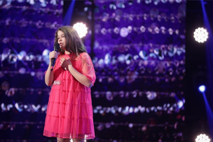 Cu o voce de soprana, la doar 11 ani, Elena Turcan i-a lasat pe toti cu gura cascata la Romanii au Talent - VIDEO
