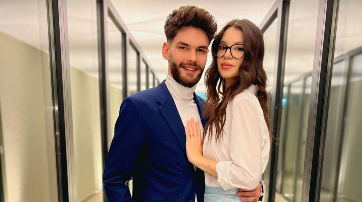 Se iubesc ca-n prima zi! Vezi cum au sarbatorit Cleopatra Stratan si Edward Sanda 3 ani de relatie - FOTO/VIDEO