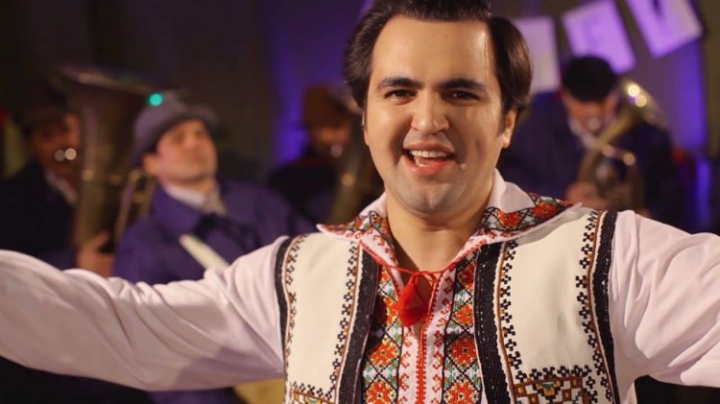 „Scopul meu este sa ma fac ca Arnold Schwarzenegger, sa ma fac tare...” Igor Cuciuc nu se lasa de cantat nici la sala de sport. Vezi cum se descurca artistul la ridicat greutati - VIDEO „Scopul meu este sa ma fac ca Arnold Schwarzenegger, sa ma fac tare...” Igor Cuciuc nu se lasa de cantat nici la sala de sport. Vezi cum se descurca artistul la ridicat greutati - VIDEO