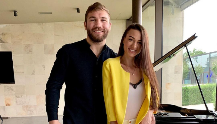 Sarbatoare dubla pentru sotii Cutelaba! De Valentine's Day, cei doi au sarbatorit 9 ani de cand si-au oficializat relatia. Vezi cum au sarbatorit la Las Vegas - FOTO/VIDEO Sarbatoare dubla pentru sotii Cutelaba! De Valentine's Day, cei doi au sarbatorit 9 ani de cand si-au oficializat relatia. Vezi cum au sarbatorit la Las Vegas - FOTO/VIDEO