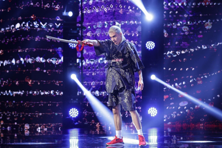 Pare desprins din anime-urile japoneze! Moldoveanul Maximus Lisniac, coregrafie inedita pe scena talentelor - „Faci niste chestii care m-au dat pe spate!”