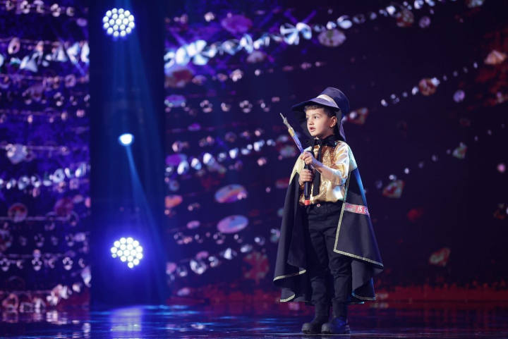 La doar 5 ani, Mircea Chirosca i-a bucurat pe juratii de la Romanii au talent cu un cantec magic, dar si cu atitudinea lui - VIDEO
