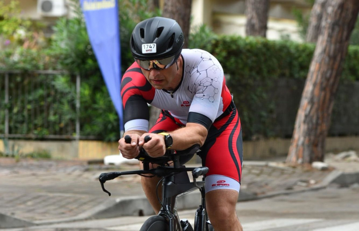 De 5 ori Iron Man! Povestea moldoveanului Vitalie Palanciuc, care a participat la o competitie plina de adrenalina, masochism mascat in intrecere sportiva, dar si curaj: „Daca faci toate aceste lucruri in mai putin de 15 ore si nu mori esti IronMan” - VIDEO De 5 ori Iron Man! Povestea moldoveanului Vitalie Palanciuc, care a participat la o competitie plina de adrenalina, masochism mascat in intrecere sportiva, dar si curaj: „Daca faci toate aceste lucruri in mai putin de 15 ore si nu mori esti IronMan” - VIDEO