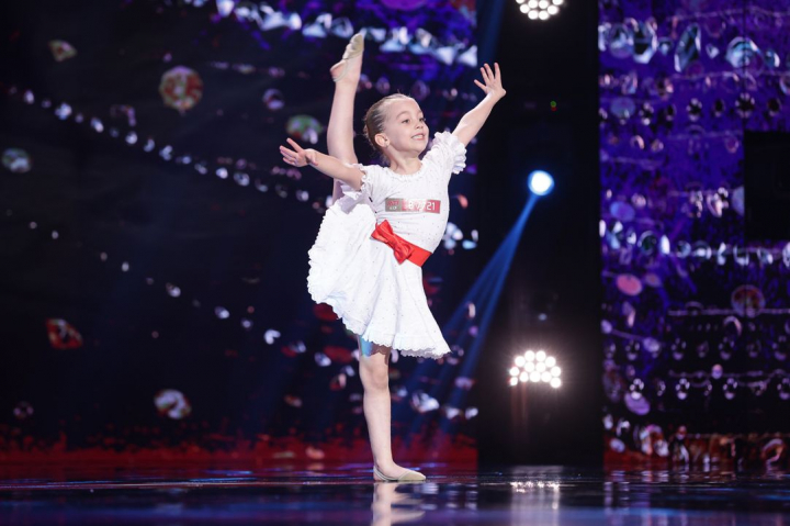 La doar 6 ani, Melisa Dedu i-a impresionat pe juratii de la Romanii au Talent cu momentul ei de dans contemporan - VIDEO La doar 6 ani, Melisa Dedu i-a impresionat pe juratii de la Romanii au Talent cu momentul ei de dans contemporan - VIDEO