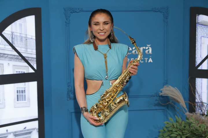 Acum 10 ani a participat la Fabrica de Staruri, iar acum vrea sa ajunga la Eurovision. Descoper-o pe Donia, fata talentata cu saxofonul: „Eu nu mi-am facut niciun plan” - VIDEO Acum 10 ani a participat la Fabrica de Staruri, iar acum vrea sa ajunga la Eurovision. Descoper-o pe Donia, fata talentata cu saxofonul: „Eu nu mi-am facut niciun plan” - VIDEO