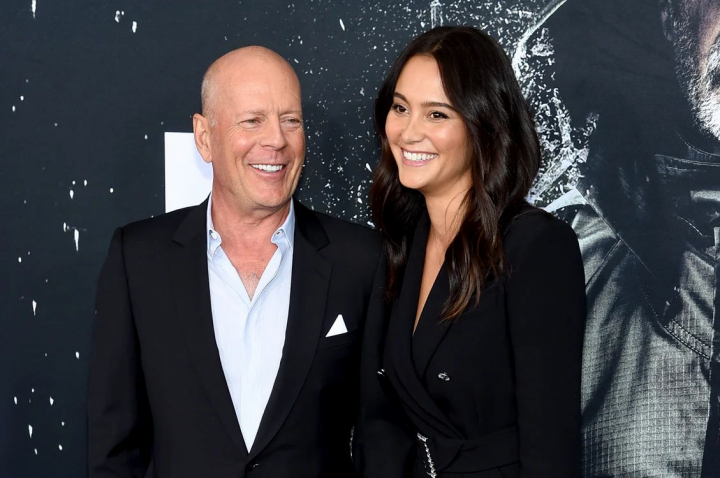 Apelul disperat al sotiei lui Bruce Willis catre paparazzi dupa ce actorul a fost diagnosticat cu dementa Apelul disperat al sotiei lui Bruce Willis catre paparazzi dupa ce actorul a fost diagnosticat cu dementa