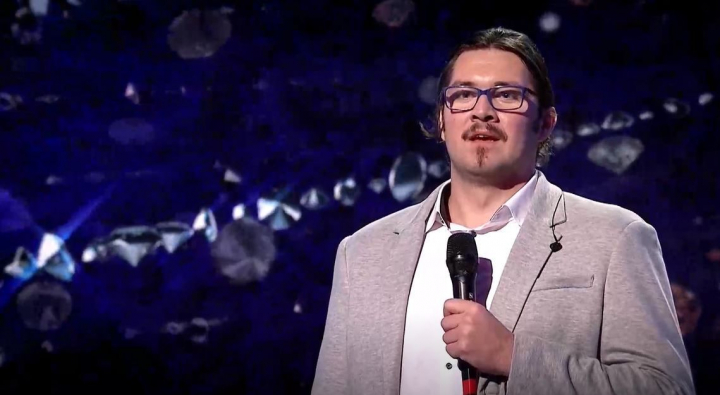 Dorian Didier a facut ca imposibilul sa devina posibil cu numar in care sprijina obiecte extrem de grele pe barbie la Romanii au Talent - VIDEO Dorian Didier a facut ca imposibilul sa devina posibil cu numar in care sprijina obiecte extrem de grele pe barbie la Romanii au Talent - VIDEO