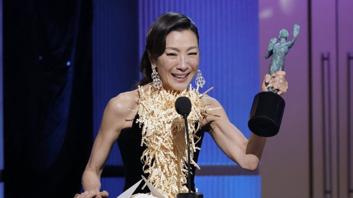 Michelle Yeoh a castigat Oscarul pentru cea mai buna actrita in rol principal si devine prima femeie asiatica laureata a premiului Michelle Yeoh a castigat Oscarul pentru cea mai buna actrita in rol principal si devine prima femeie asiatica laureata a premiului