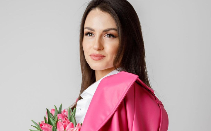 Patru generatii de femei intr-o singura imagine! Ella Chistol, alaturi de bunica, mama si cele doua fiice: „Cum credeti, e in stare cineva sa faca vreun baiat in acest „klan” de fete?” - FOTO Patru generatii de femei intr-o singura imagine! Ella Chistol, alaturi de bunica, mama si cele doua fiice: „Cum credeti, e in stare cineva sa faca vreun baiat in acest „klan” de fete?” - FOTO