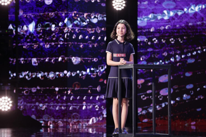 Ioana Badea, un exemplu pentru noua generatie! Tanara este un geniu al matematicii, la doar 11 ani. Vezi ce a facut la Romanii au Talent - VIDEO