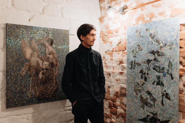 A muncit aproape 5 ani pentru expozitia pe care a lansat-o recent! Vezi unde poti admira, dar si achizitiona lucrarile artistului plastic Daniel Cauia: „Mesajul cel mai important este sa nu uitam de unde am venit si unde mergem” - VIDEO A muncit aproape 5 ani pentru expozitia pe care a lansat-o recent! Vezi unde poti admira, dar si achizitiona lucrarile artistului plastic Daniel Cauia: „Mesajul cel mai important este sa nu uitam de unde am venit si unde mergem” - VIDEO