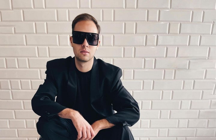 „Un stilist poate sa-ti schimbe si viata, si stilul vestimentar.” Nathaniel Kowalsky a lansat primul ghid de shopping - FOTO/VIDEO