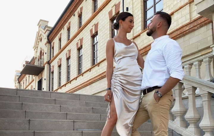 Iuliana Maranciuc s-a logodit! Ce poza a publicat prezentatoarea stirilor PRO TV si ce ne-a marturisit viitoarea mireasa - FOTO Iuliana Maranciuc s-a logodit! Ce poza a publicat prezentatoarea stirilor PRO TV si ce ne-a marturisit viitoarea mireasa - FOTO