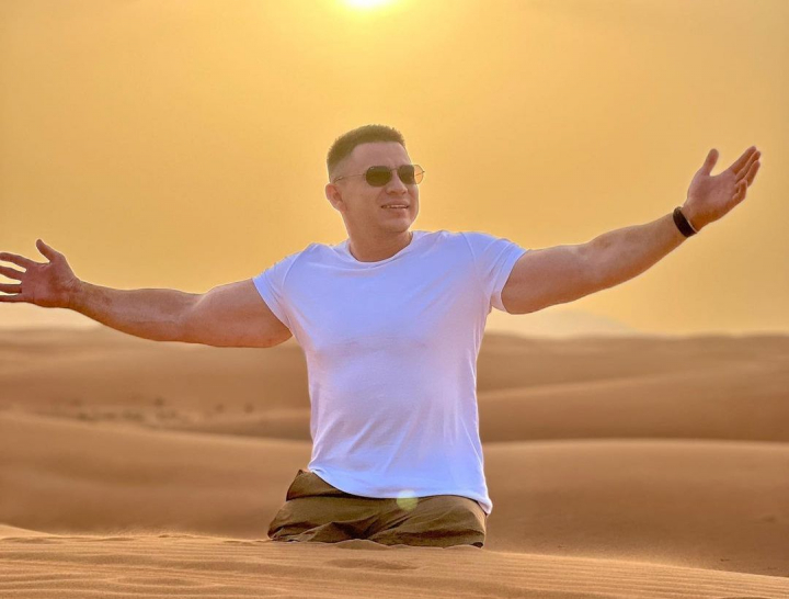 A ramas fara doua picioare, insa a ajuns in cartea recordurilor Guinness, dupa ce a urcat in muntii Himalaya! Povestea unui blogger rus care isi traieste viata la maxim si are o familie frumoasa cu doi copii - FOTO/VIDEO A ramas fara doua picioare, insa a ajuns in cartea recordurilor Guinness, dupa ce a urcat in muntii Himalaya! Povestea unui blogger rus care isi traieste viata la maxim si are o familie frumoasa cu doi copii - FOTO/VIDEO